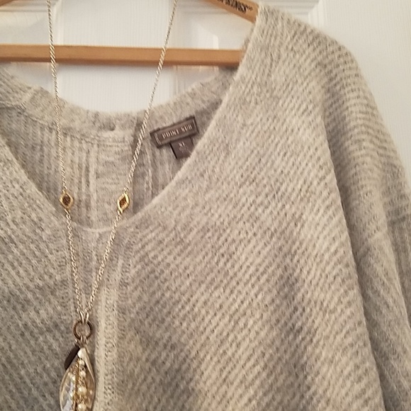 point sur button back sweater